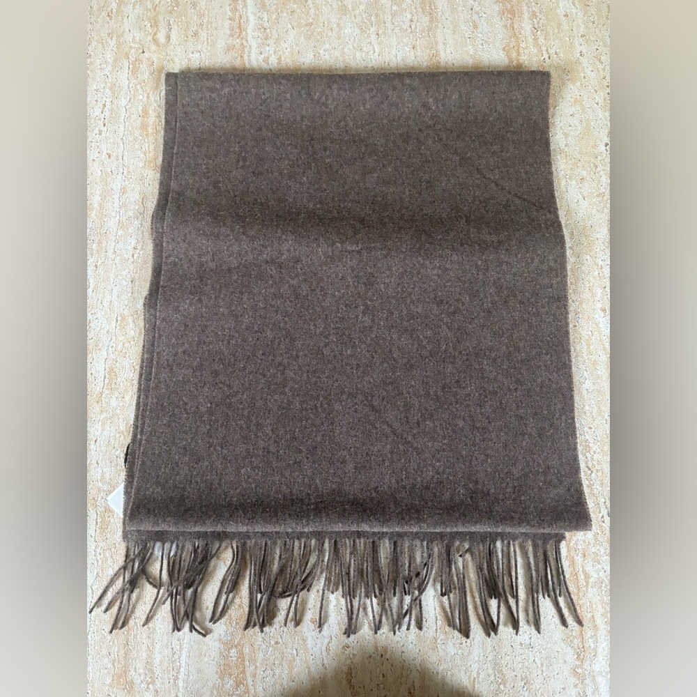 Toteme Classic Brown 100% Virgin Wool Scarf with Fringe - Picture 3 of 4